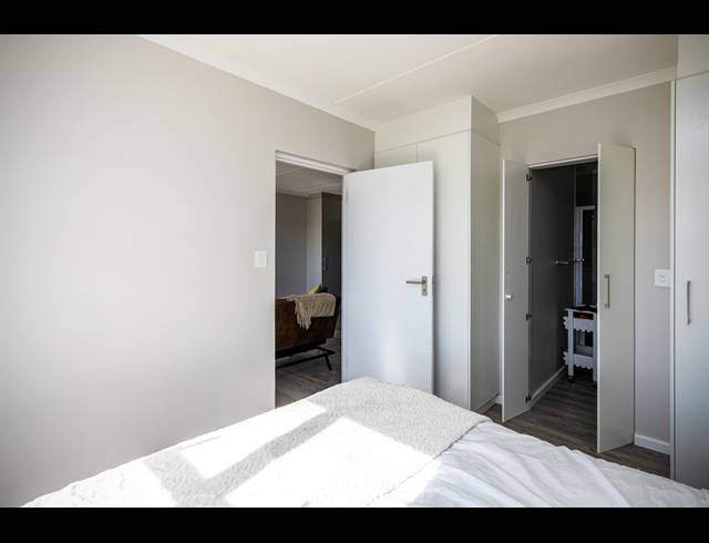 2 BEDROOM APARTMENT FOR SALE IN TABLE VIEW